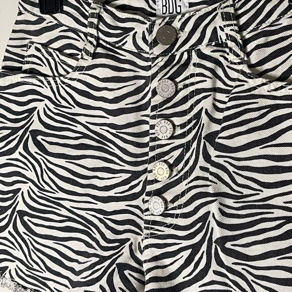 Urban Outfitters zebra print high waist denim shorts size 27 - Picture 8 of 8